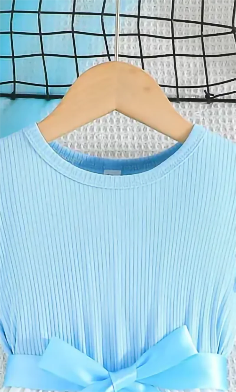 A Fresh And Cute Sleeveless Blue Floral Pattern Dress For Summer